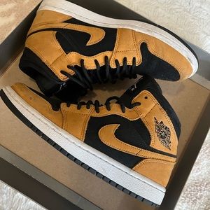 Air Jordan 1 Mid “Wheat/Black” Size 7